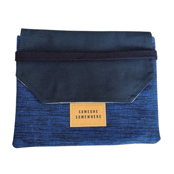 Delta One Someone Somewhere Travel Amenities Kit First Class in Blue - Picture 11 of 11